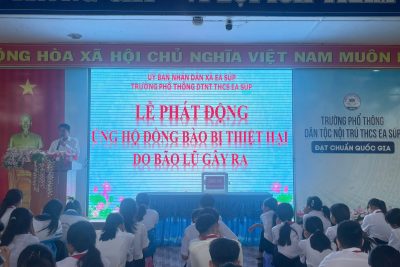 TRƯỜNG PTDTNT THCS TỔ CHỨC HOẠT ĐỘNG ỦNG HỘ ĐỒNG BÀO BỊ THIỆT HẠI DO BÃO LŨ GÂY RA